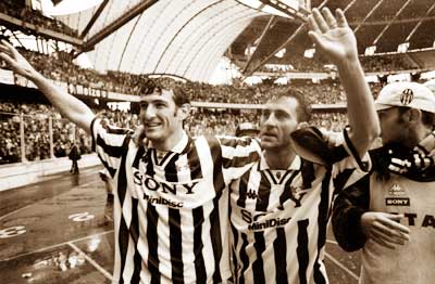 Amazing Historical Photo of Juventus F.C. in 1997 